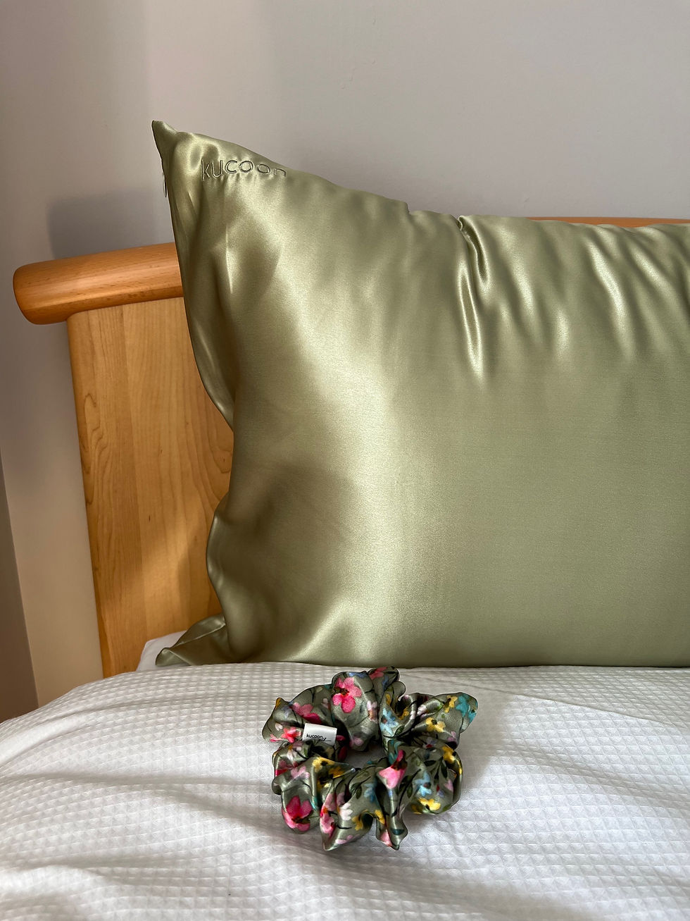 Thumbnail: PISTACHIO 100% MULBERRY SILK PILLOWCASE