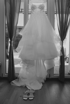 Hochzeit Erika und Demetris - Schwarz / Weiss Bild vom Brautkleid.