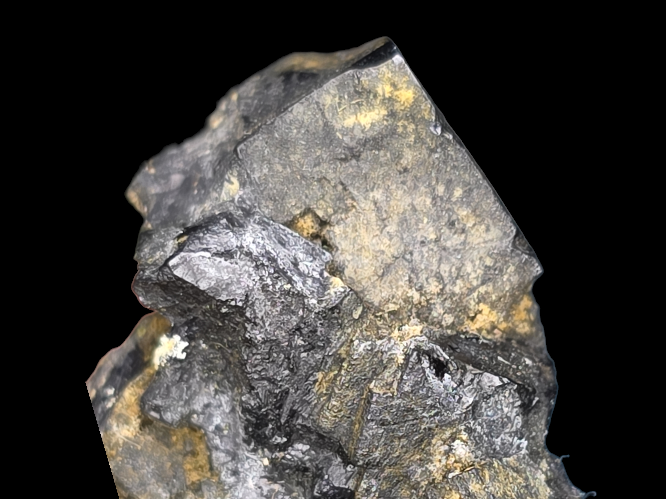 Extremely Rare Cubic Crystals of Uraninite Formation from Shinkolobwe Mine