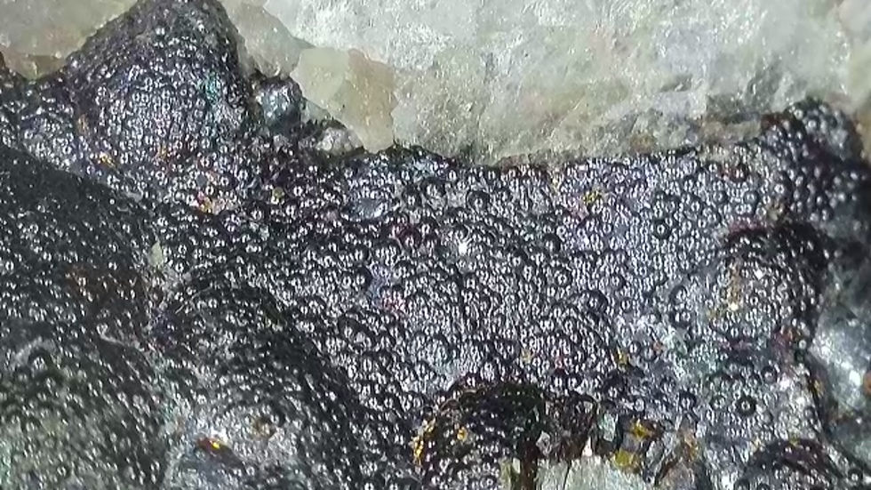 Thumbnail: Uraninite var. Pitchblende, Calcite, Shaft 371, Schlema Hartenstein, Saxony