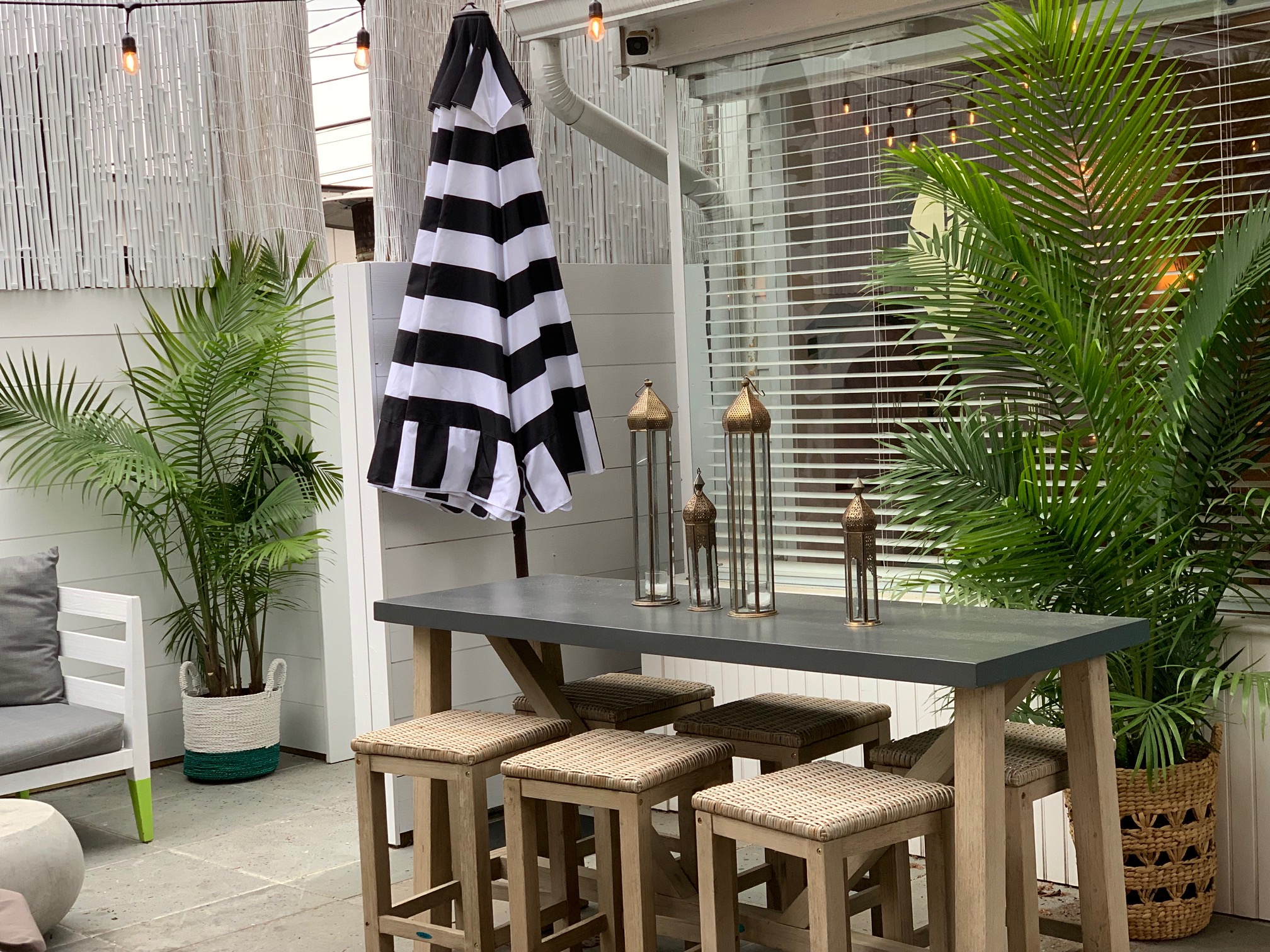 Outdoor Lounge