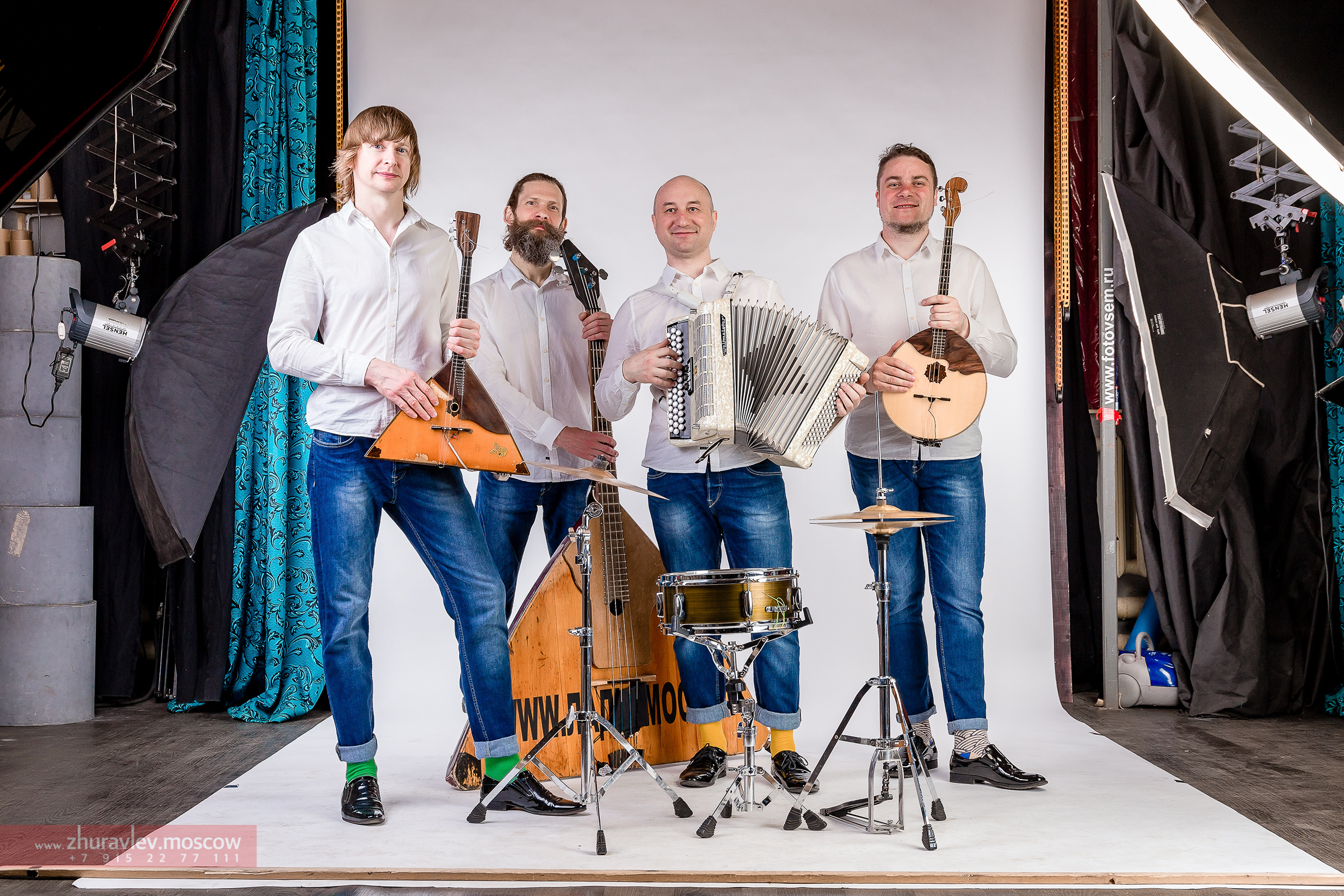 Лада тольятти фк2021пфл. Лада центр новосибирск аэропорт. Лад нск. Ансамбль ладъ новосибирск. Группа лад новосибирск.