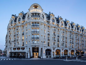6 Best Luxury Hotels in Paris Comparing Neighborhoods, Price & Experience