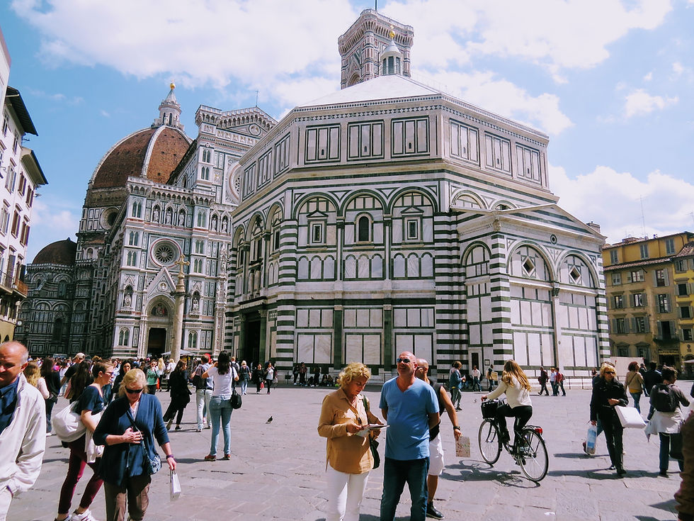 Uma das principais atrações é essa igreja fantástica.