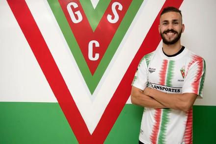Rick: "Fiz três jogos com uma rotura de ligamentos"
