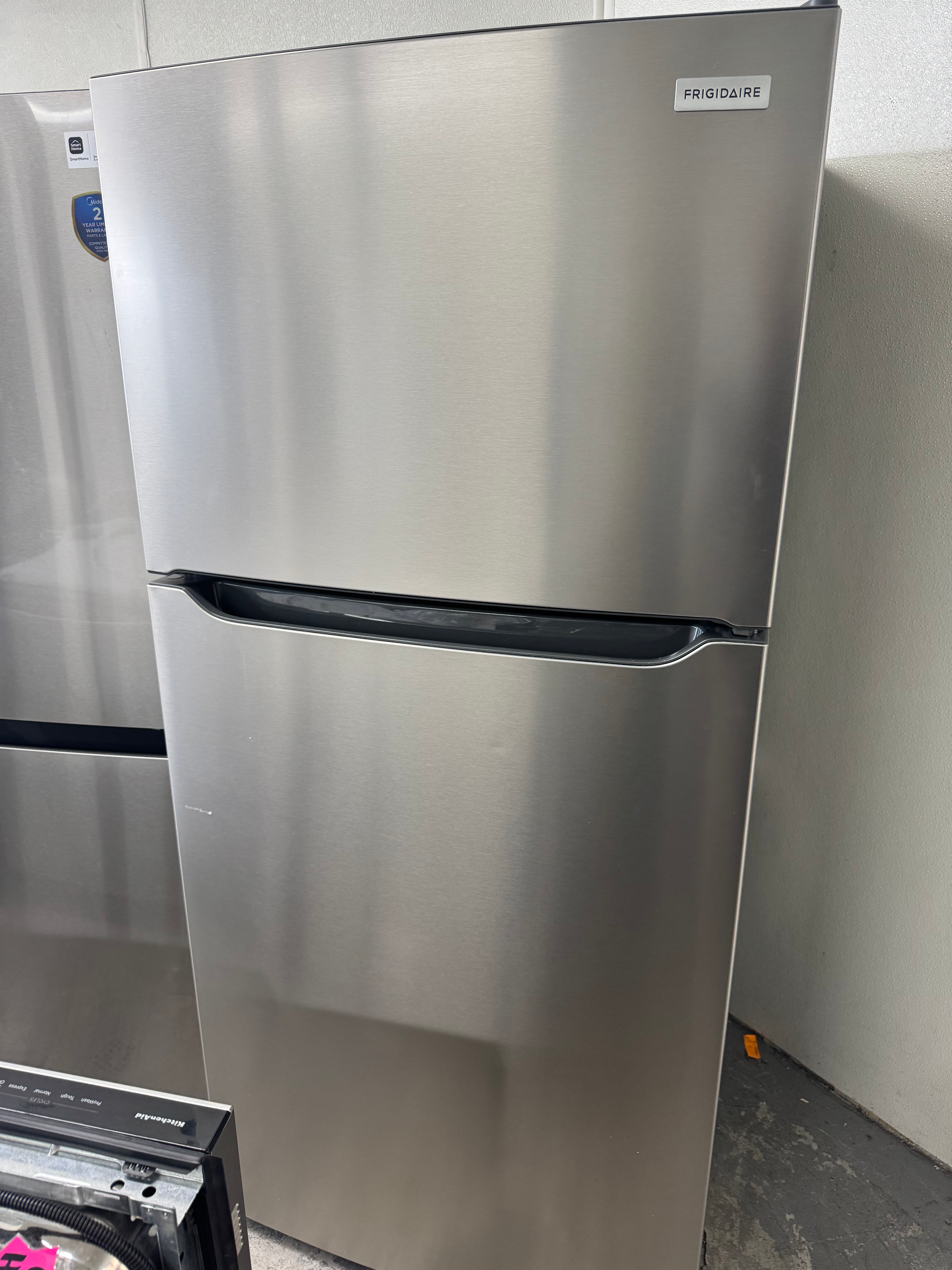 Frigidaire - 20 Cu. Ft. Garage Ready Top Freezer Refrigerator - Stainless Steel