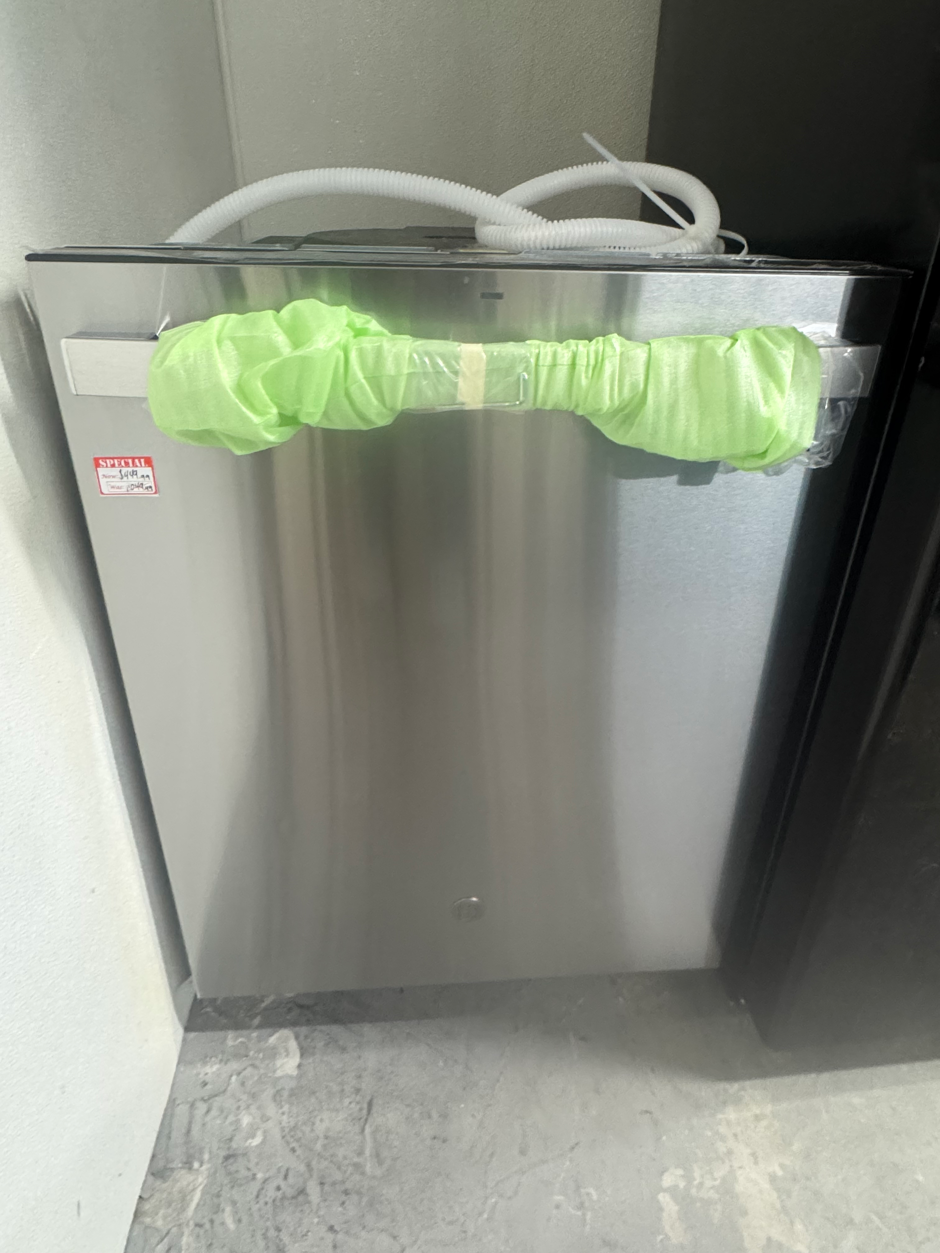 GE Fully Integrated Dishwasher with 16 Place Settings, 3-Level Wash, Dry Boost™