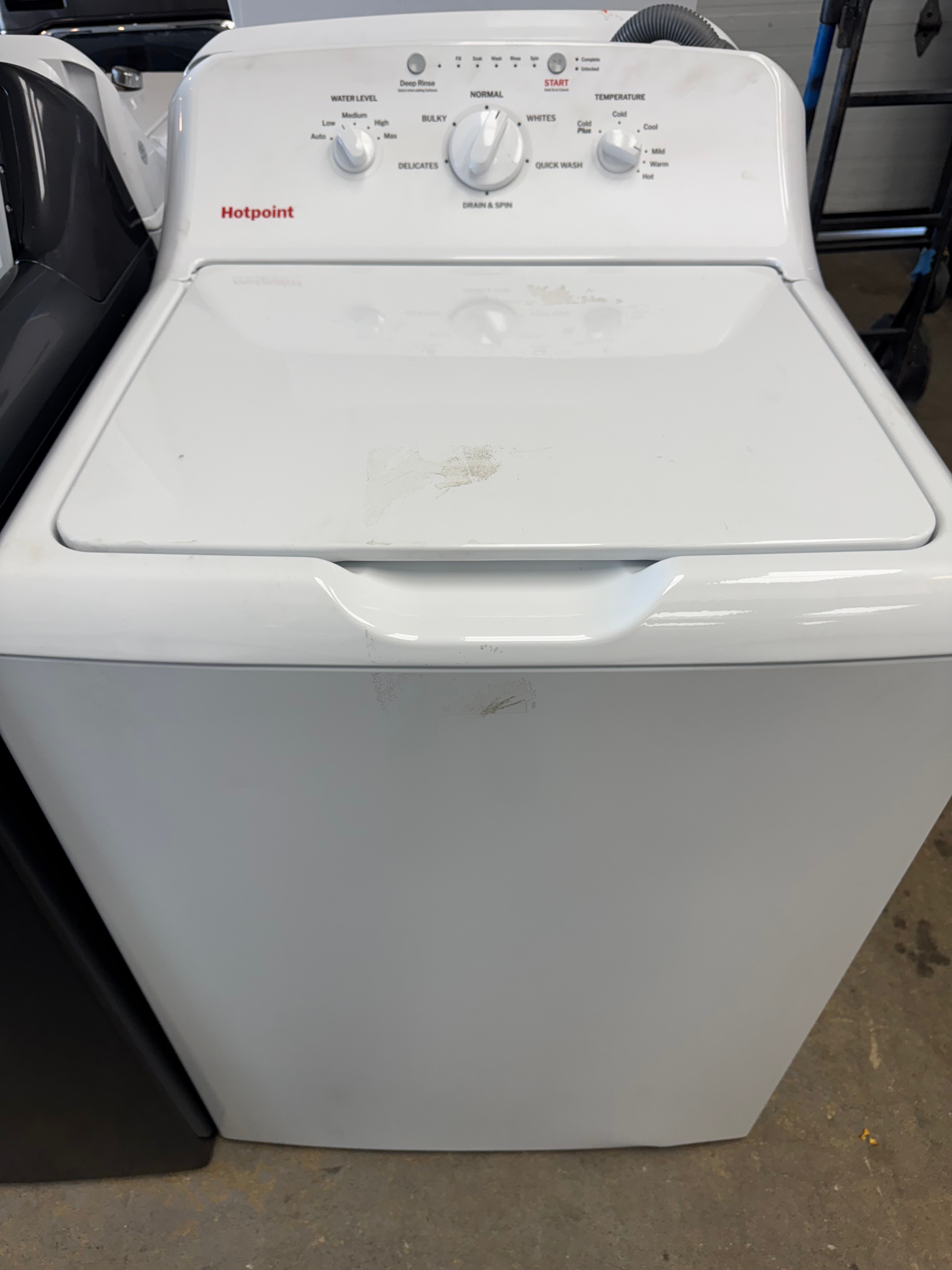 Hotpoint - 4.0 Cu. Ft. High-Efficiency Top Load Washer with Cold Plus - White