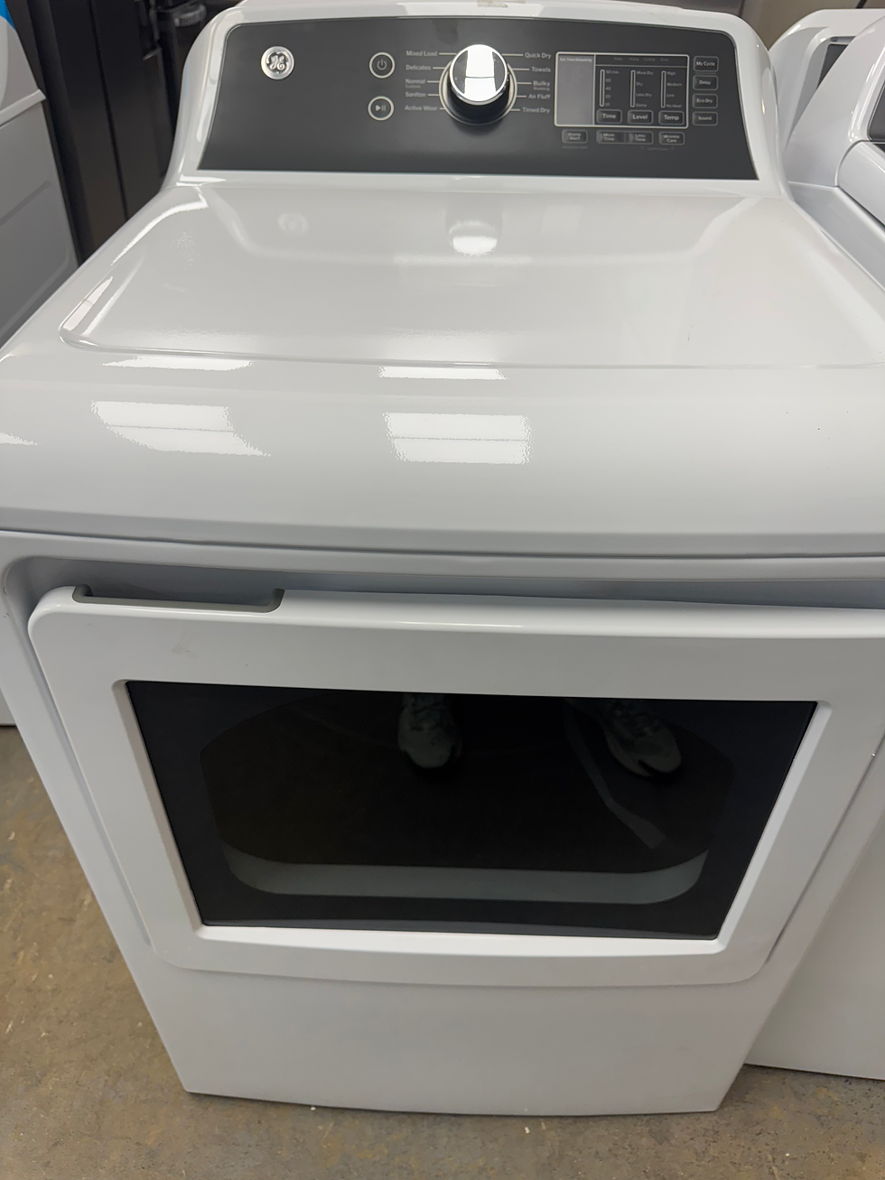 NEW GE 7.4 cu. ft. Electric Dryer with Sensor Dry in White