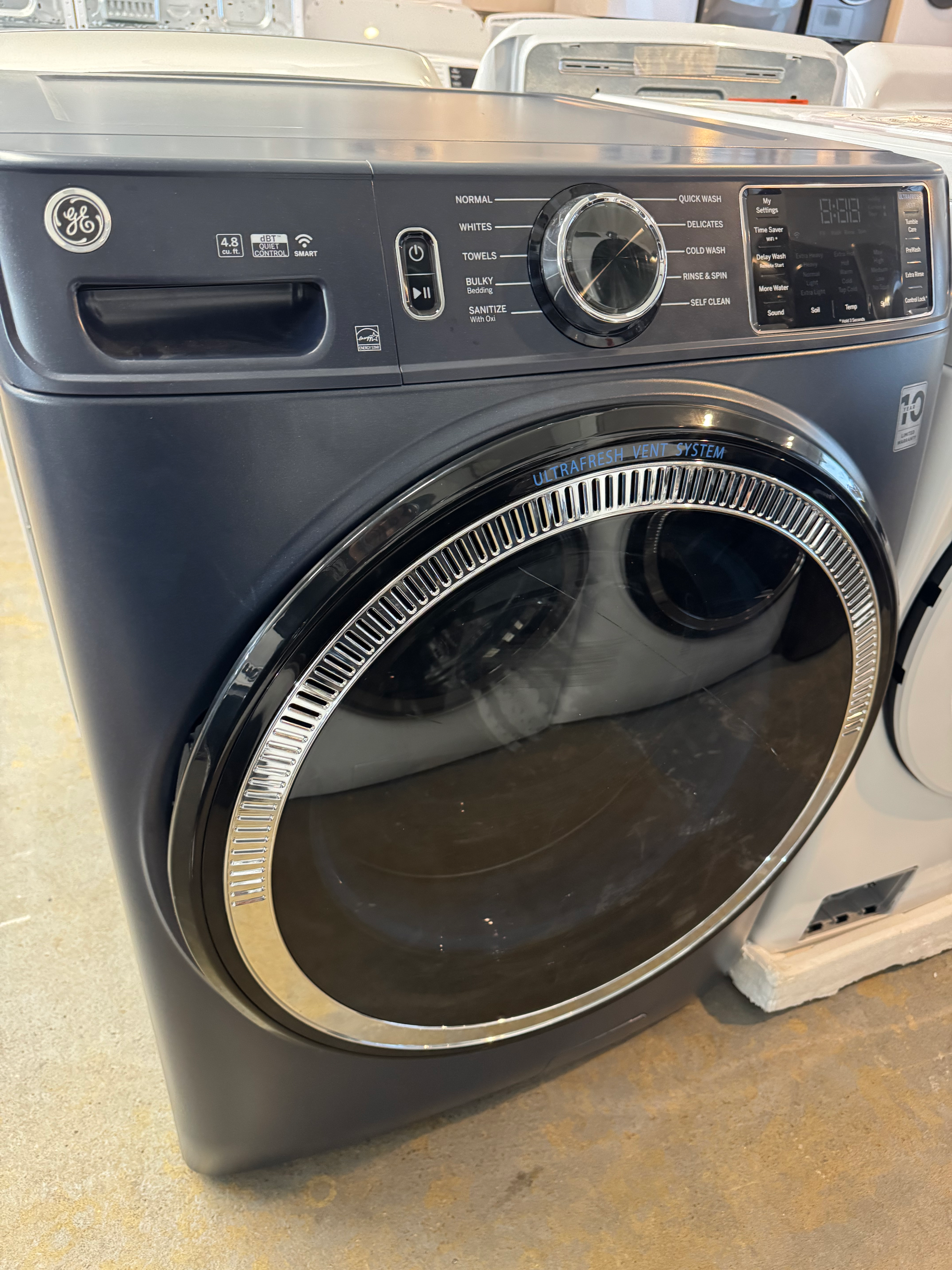 GE Smart Front Load Washer 4.8 cu. ft.10 Cycles, UltraFresh Vent System OdorBloc