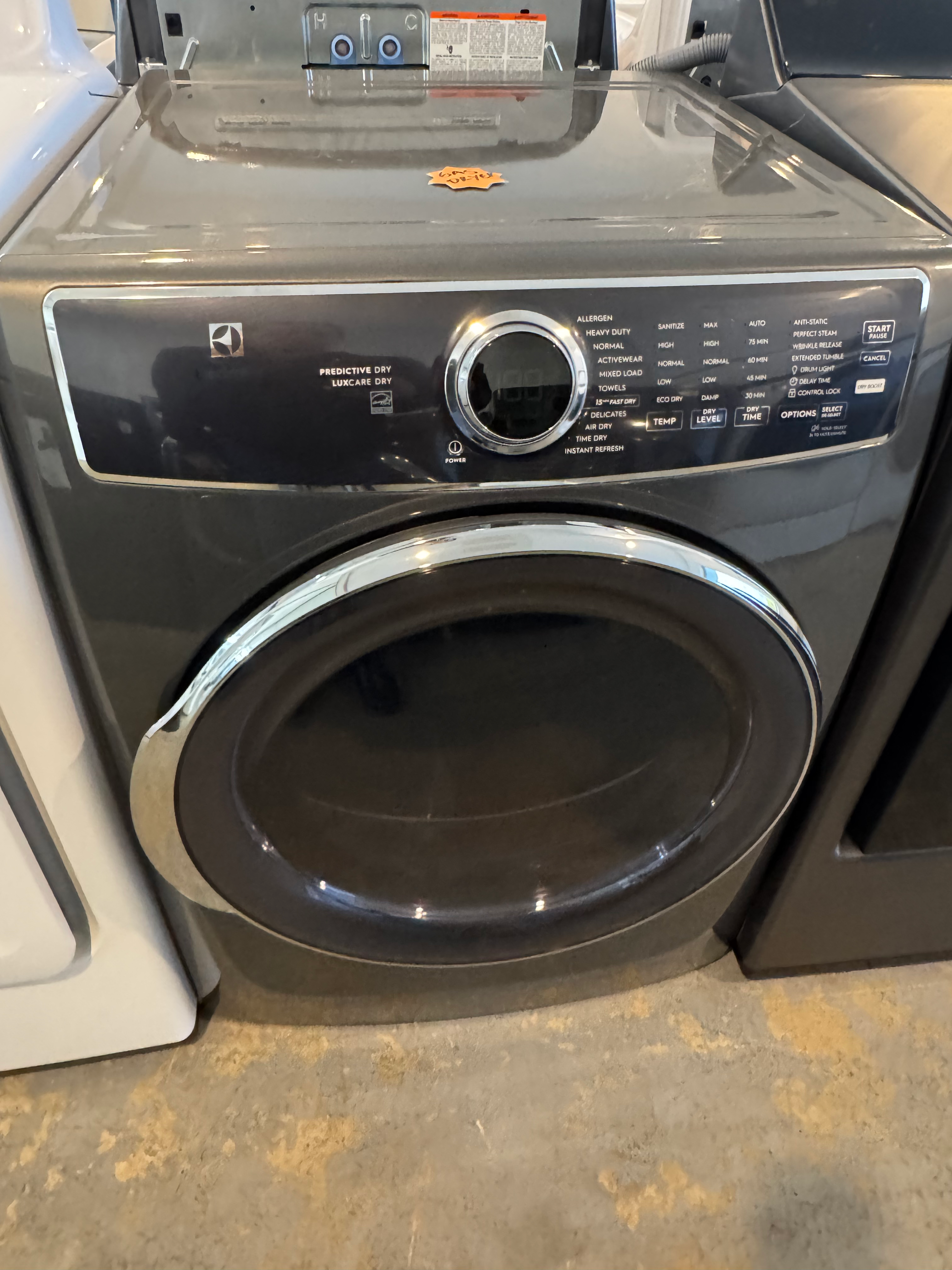 ELECTROLUX Gas Dryer 8.0 Cu. Ft. Capacity PredictiveDry™ LuxCare Dry