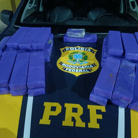 Adolescente de 15 anos é flagrado transportando drogas em ônibus de viagem na Rodovia Fernão Dias