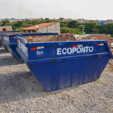 Campanha alerta sobre a limpeza de terrenos e o descarte adequado de resíduos em Atibaia.