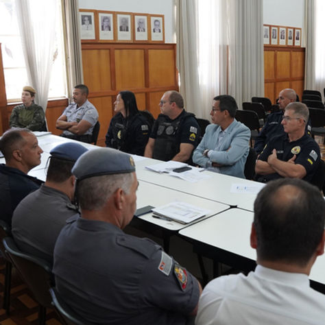 Comandante do 34º Batalhão de Polícia Militar do Interior visita Atibaia e participa de reunião do GGI.