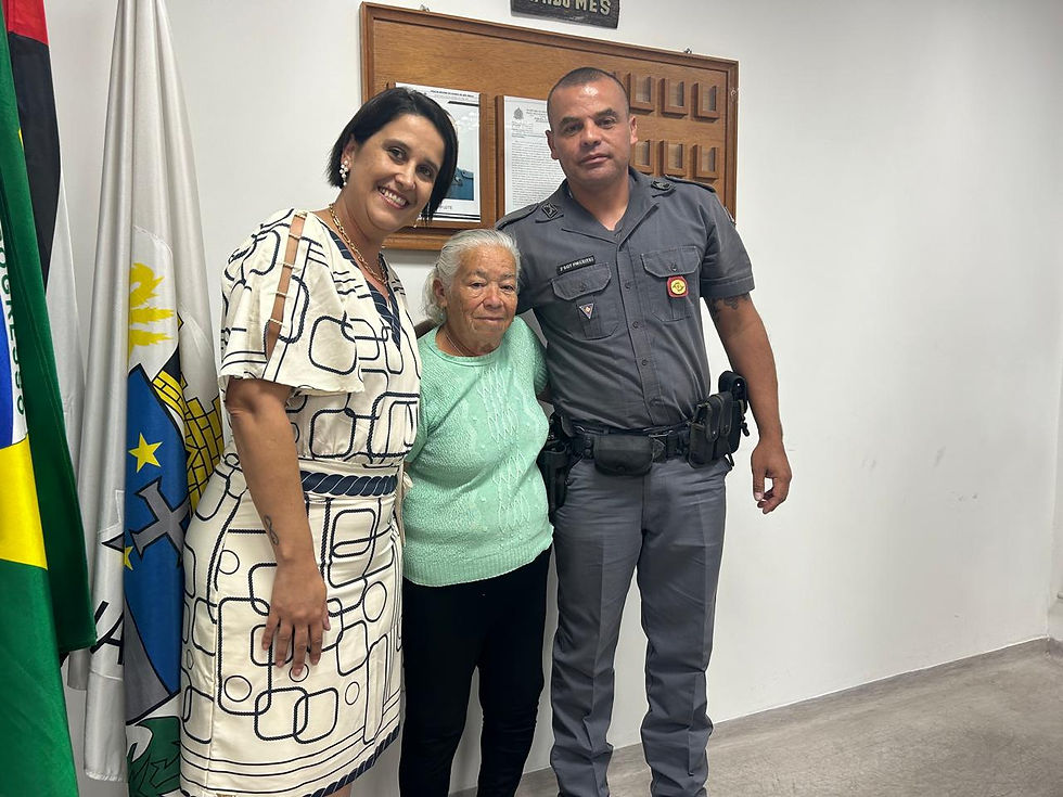 2° Sargento PM Leite, recebe homenagem de PM do mês – foto: Jornal Estância de Atibaia