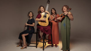 Estreia da turnê ‘Choronas 30 anos - Elas na Roda’ no ‘Festival da Família, Música e Morango’ de Atibaia.
