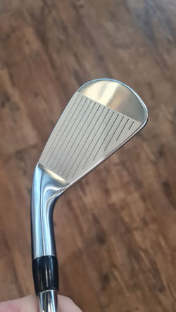 Titleist Série T150 (2025) du Pw au 4 (7 clubs) RH