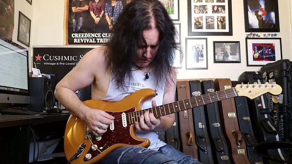 Thumbnail: Fender American Deluxe Series Stratocaster 60th Anniversary Amber 2006 