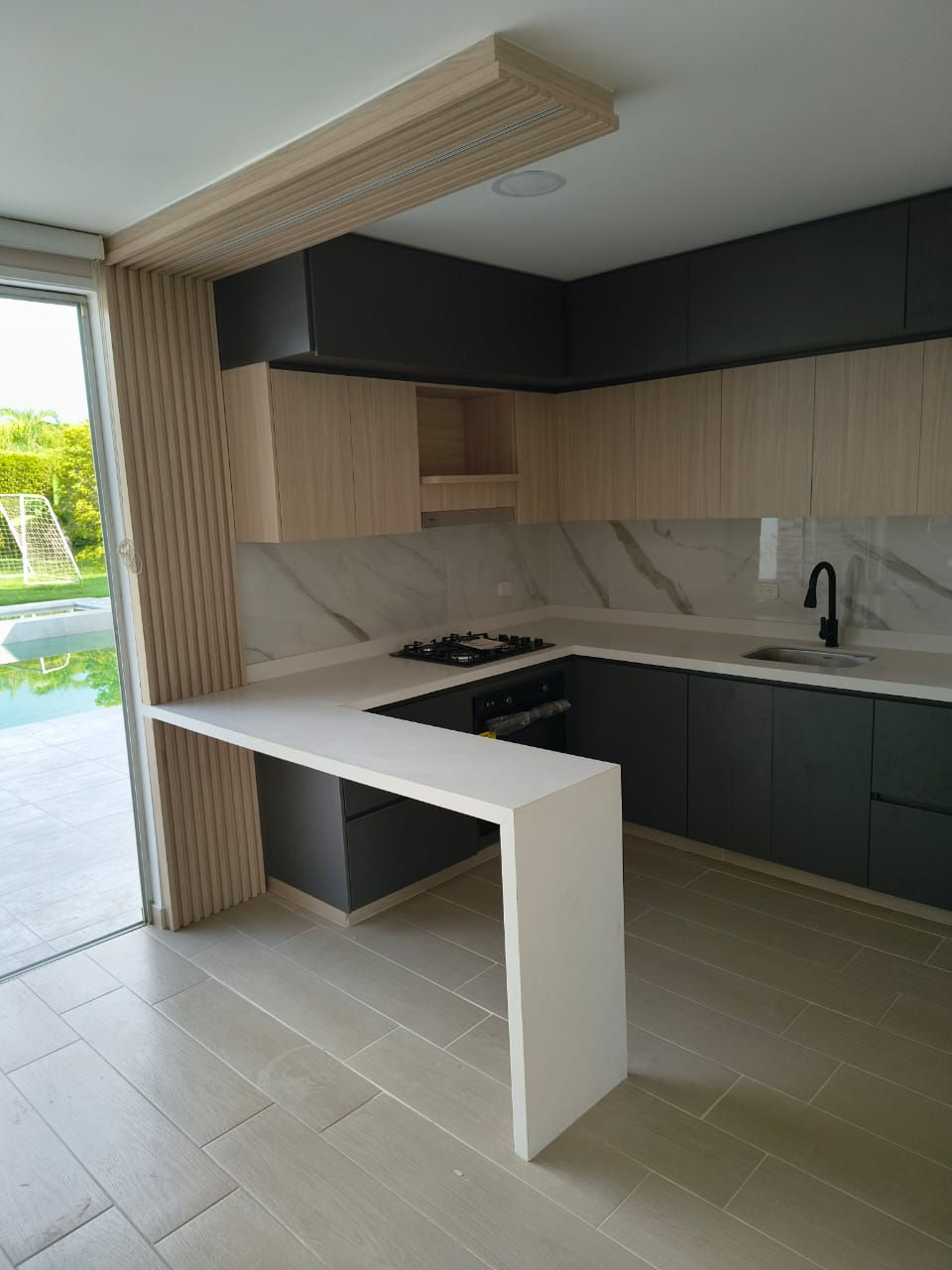 Barra cocina integral pata en cascada Bitanu Marsella Risaralda