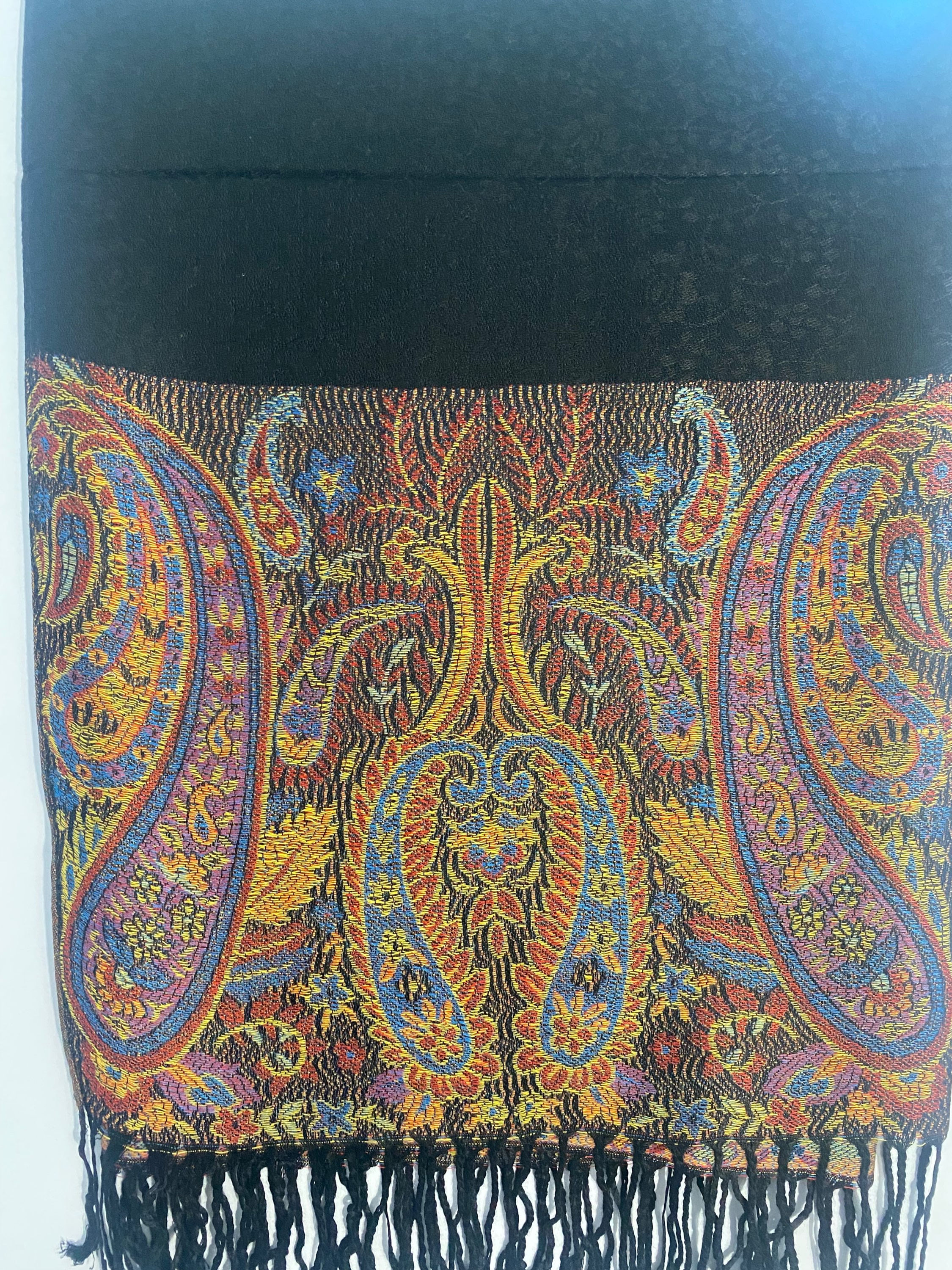 Black/coloured patterned-solid reversible Pashmina (130)