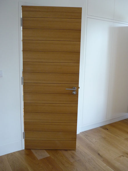 13-.Oak Veneered Door With Inlay Veneer DetailJPG.JPG