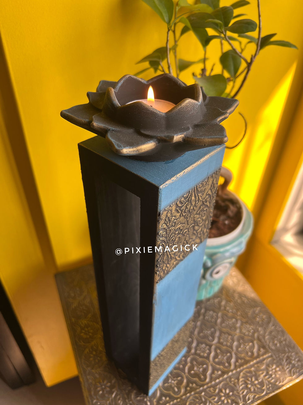 Thumbnail: Tealight holder 