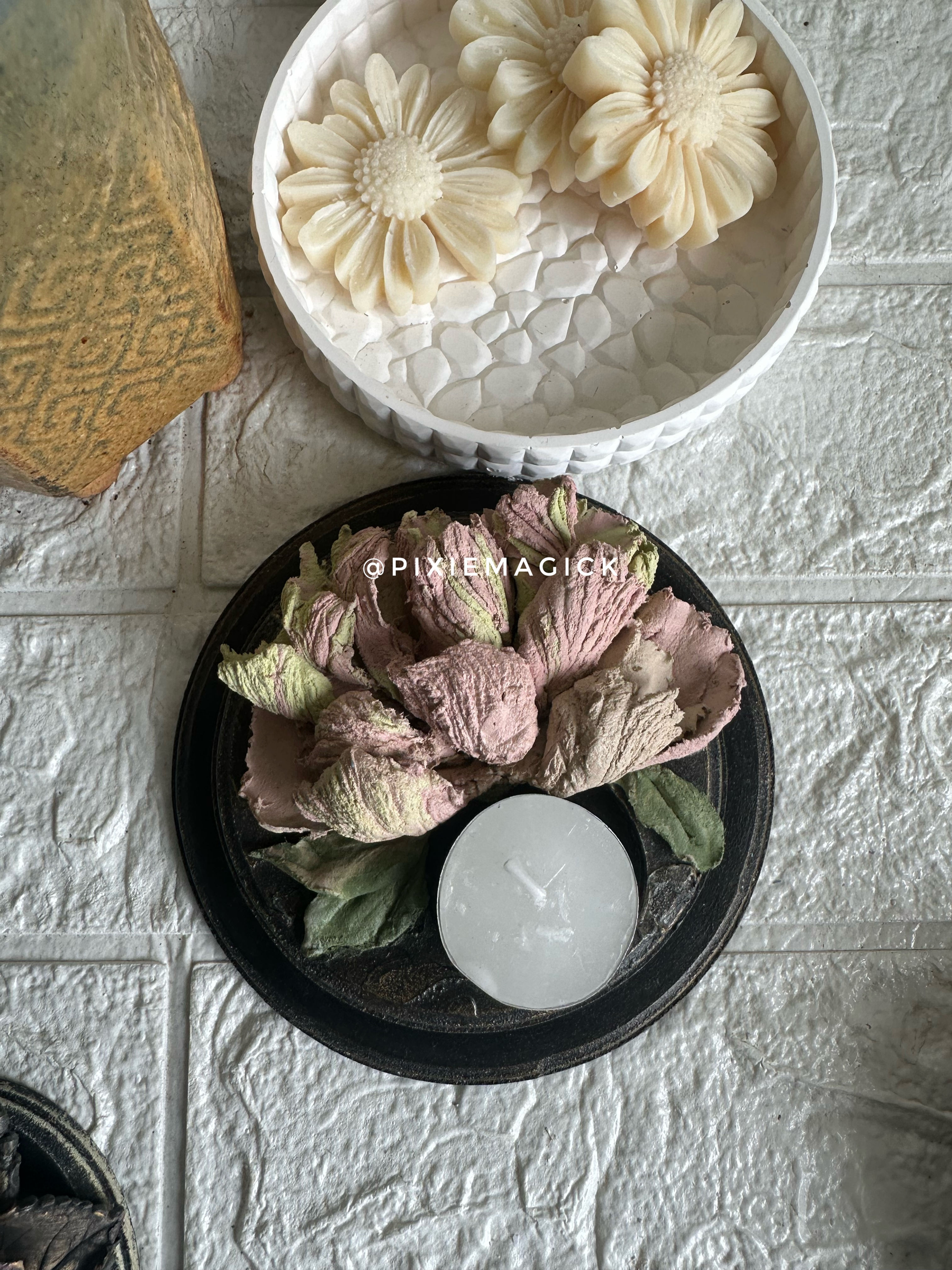 Kamal sculpture tealight holder 