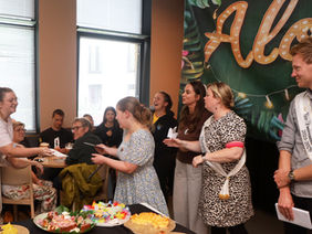 Emma en Marieke wonnen kaastaartenwedstrijd 2025