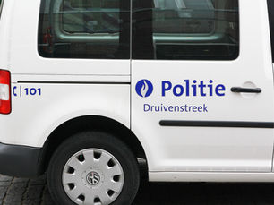 Bijna dertig rijbewijzen ingetrokken in de regio door gsm-gebruik bij rijden