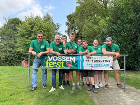 Vossem Feest 2025 in de startblokken op het Pastorieplein