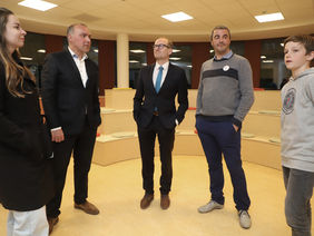 Tienerschool Vonk! waar de directeur 'coördinator' heet en die je met de voornaam mag aanspreken