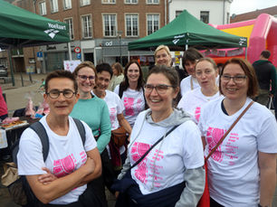 Honderden sportievelingen schenken inschrijvingsgeld aan Think Pink België