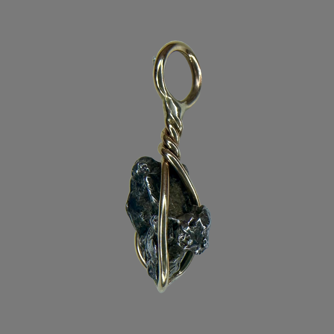 9 carat gold meteorite pendant 