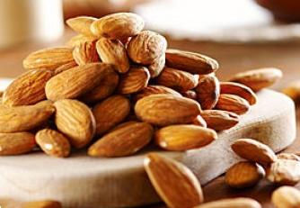 Mandorle siciliane produzione locale artigianale