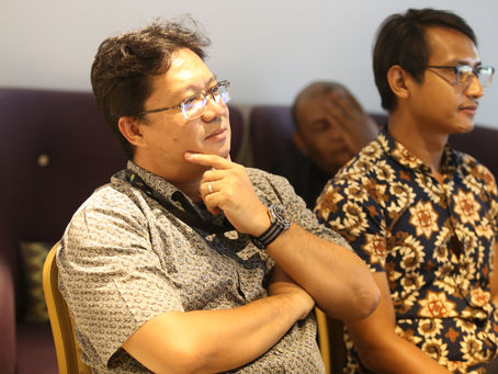 Briefing Session with the Medical and Insurance Provider