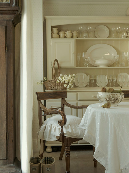Flora Cottage Dining Room