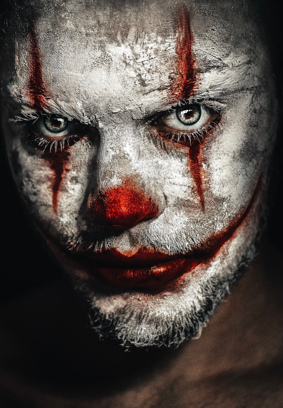 A creepy urban legend story, the clown statue