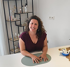 Vroedvrouw en hormoontherapeut Anke