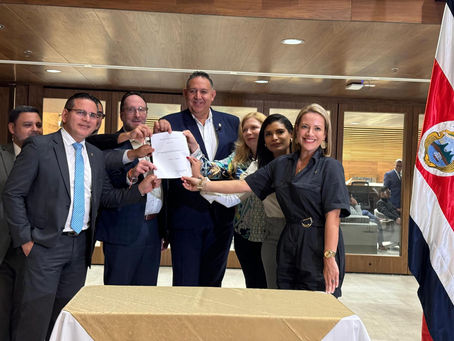 Colegios profesionales solicitan a diputados prórroga del plazo de condonación para formalización y recaudación de las cargas sociales de los trabajadores independientes