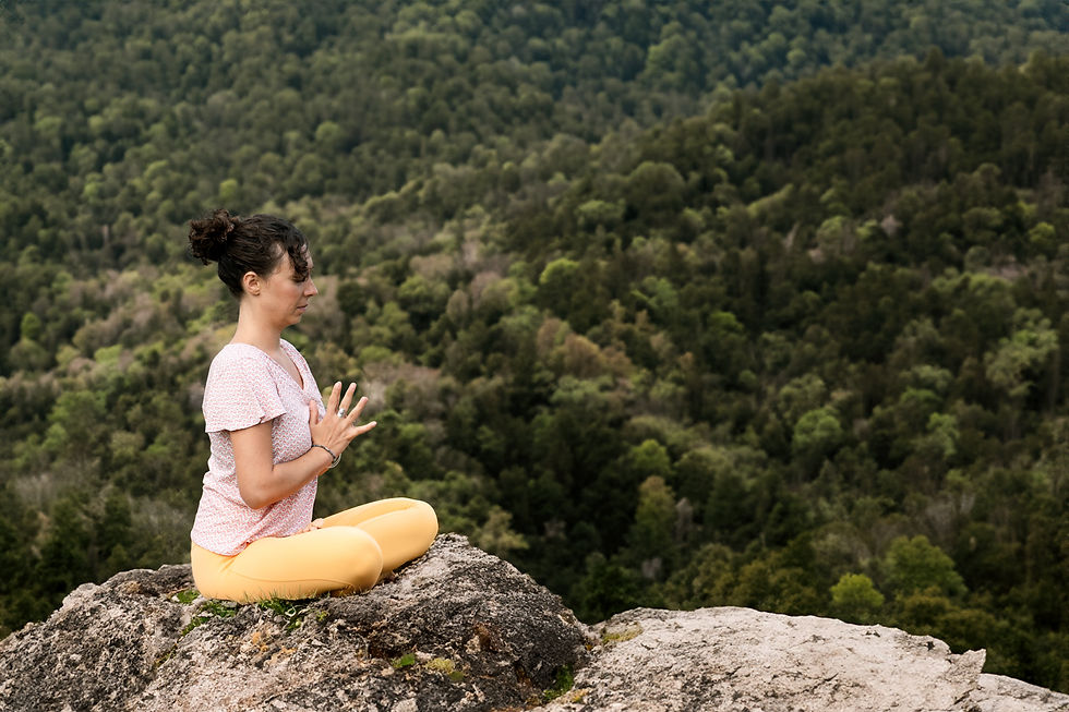 Au coeur du geste : stage de yoga et massage conscient
