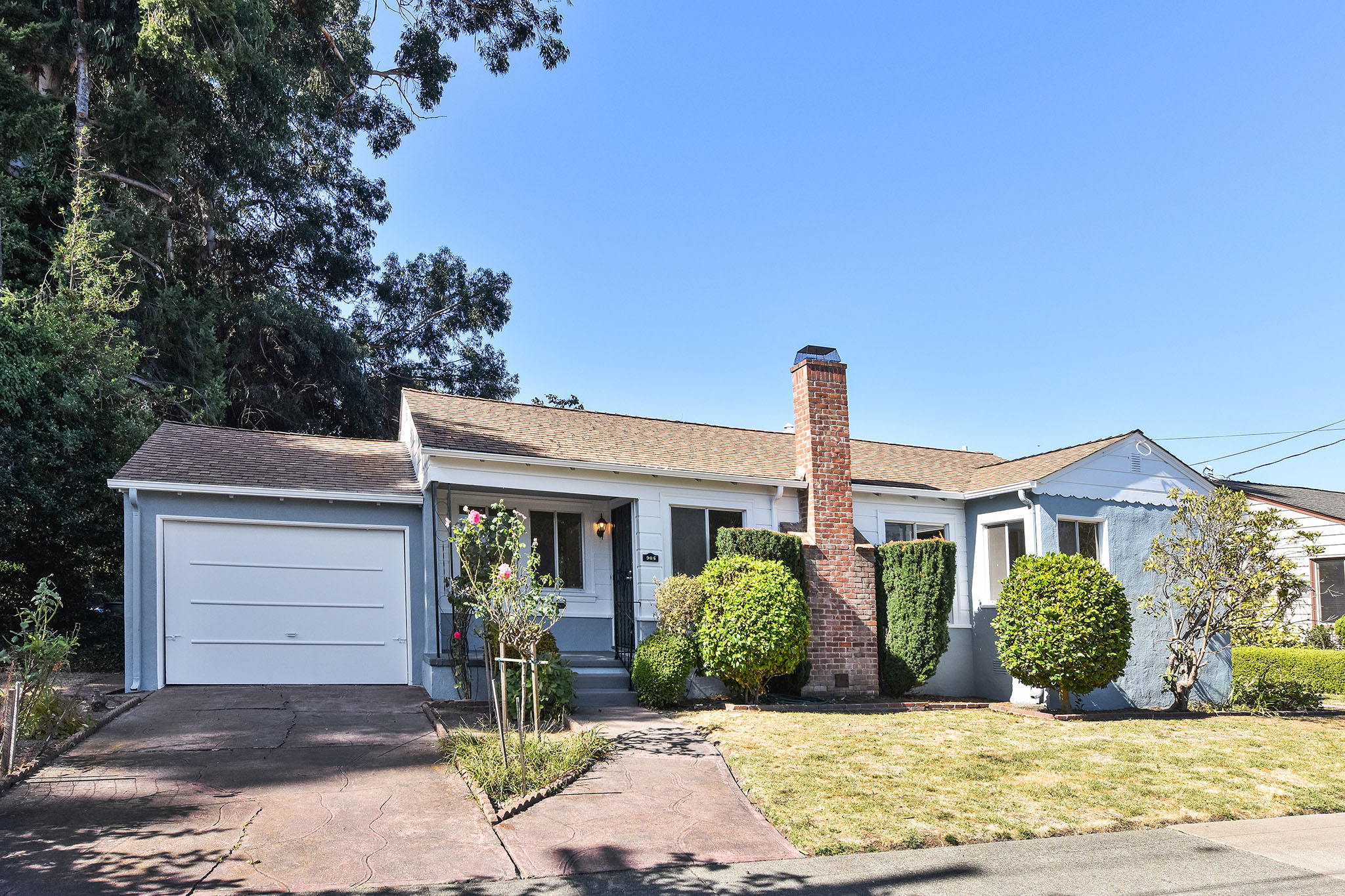 905 Pershing
