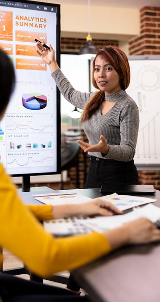 consultant-presents-company-growth-data.jpg