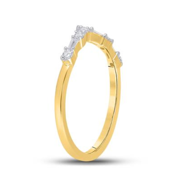 Thumbnail: 0.20 CTW Diamond Curved Band