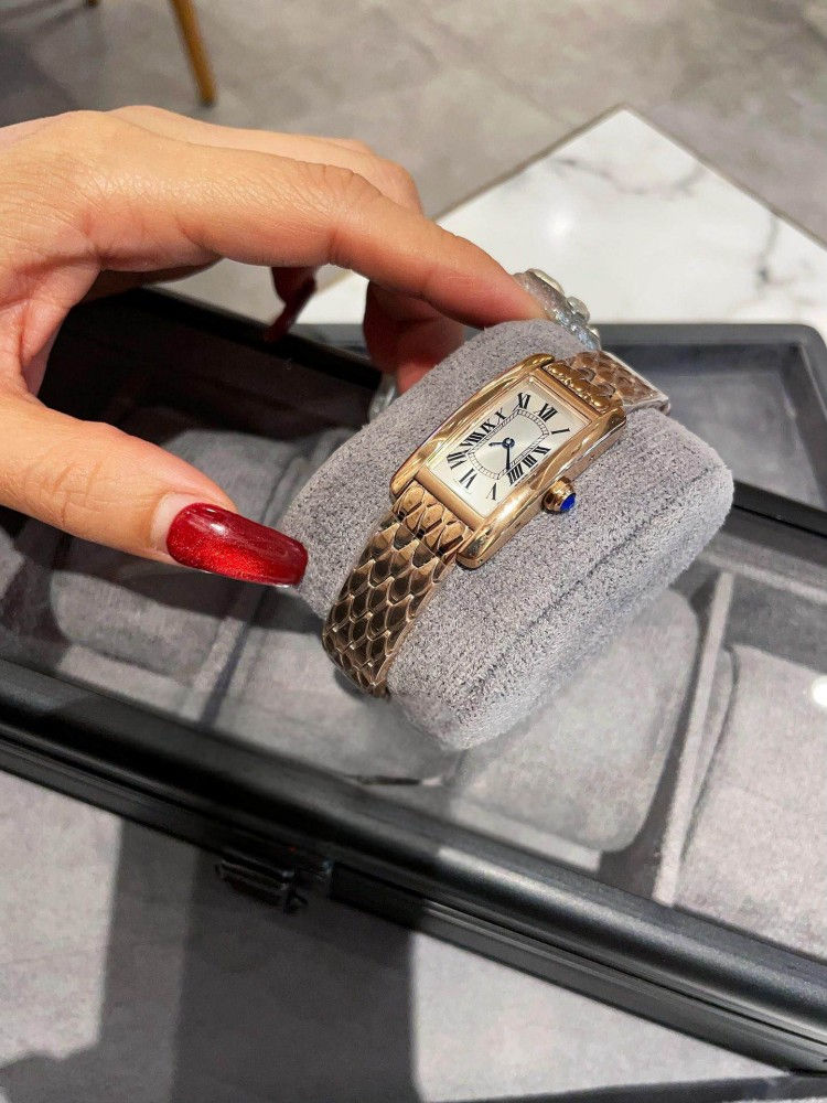 Thumbnail: Women's Luxury Watch - HOME IDEA