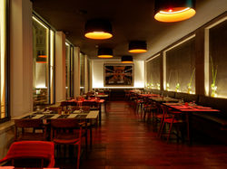 Lichtplanung Innenraum, Innenausbau und Fassade Restaurant "Chang" München