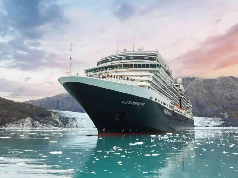 Holland America nieuw-amsterdam cruising through Glacier Bay