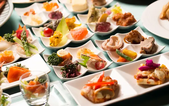 Club Med Dining and Open Bar