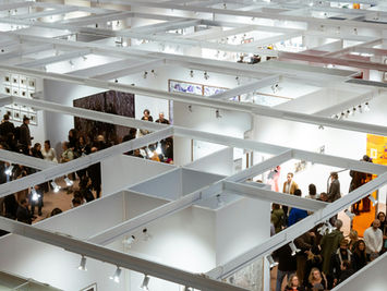 An Expert’s Guide to Buying Art: The Auction - Expectations, Reality, Champagne, and Overpriced Sush