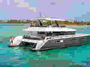 Catamaran Ultra Private Yacht Charter Vacation