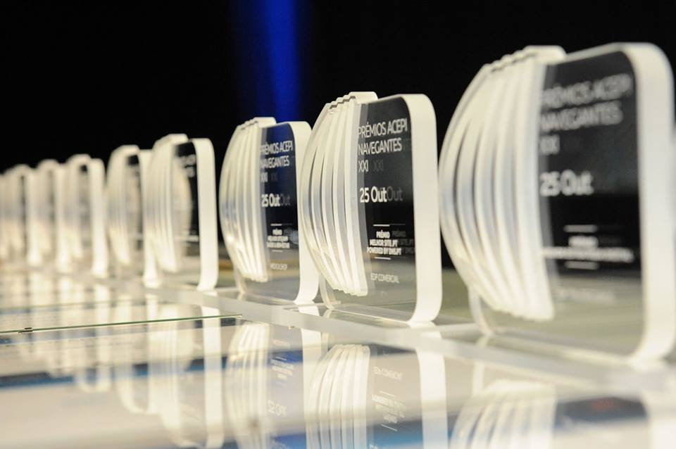 Troféus acepi em acrílico transparente